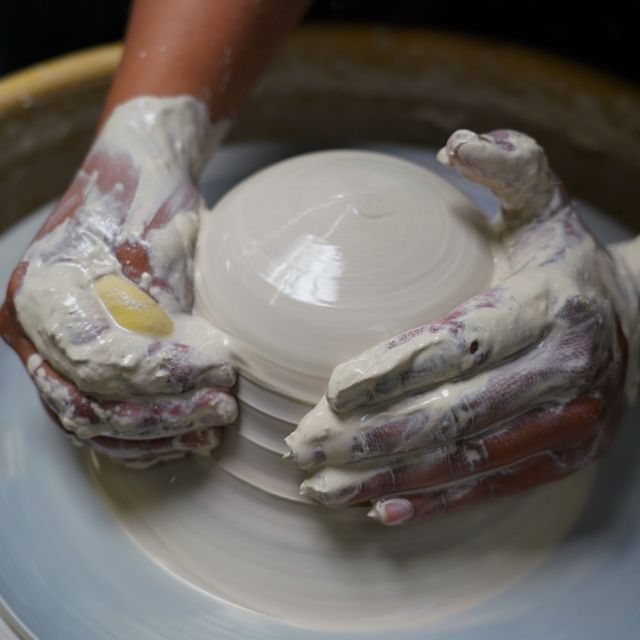 Can air dry clay be thrown? : r/Pottery